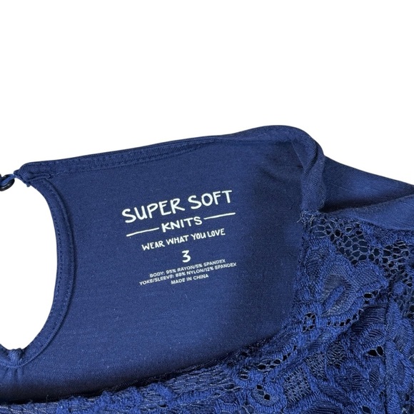 Torrid Navy Crepe Lace Short Sleeve Keyhole Fit And Flare Top Size 3 - Picture 2 of 3